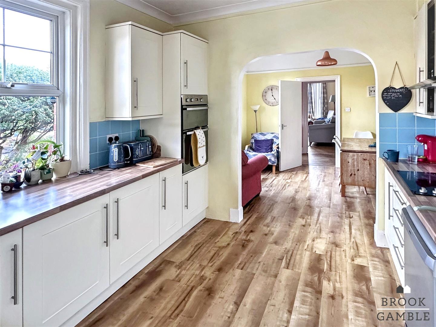 7 Bedroom House - Semi-Detached. Milton Road in Eastbourne, East Sussex 9